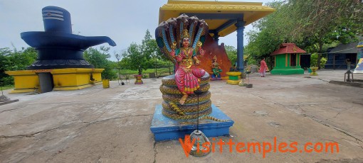 Sri Saneeswara Bhagwan Temple or Vada Thirunallar, Near Karunguzhi, Tamil Nadu