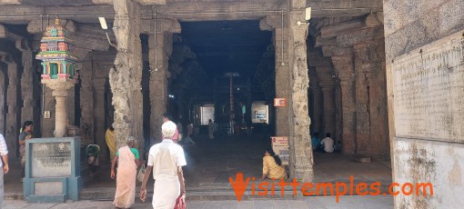 Sri Bhuvarahaswamy Temple, Srimushnam, Tamil Nadu