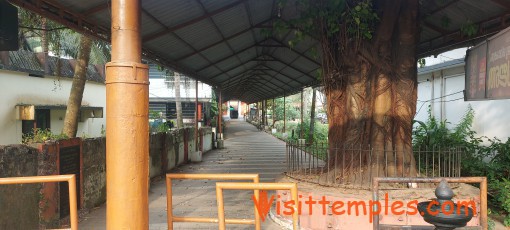 Sree Perunthatta Siva Temple, Guruvayur, Kerala