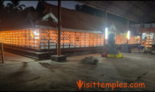 Sree Perunthatta Siva Temple, Guruvayur, Kerala