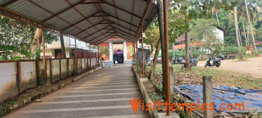 Sree Perunthatta Siva Temple, Guruvayur, Kerala