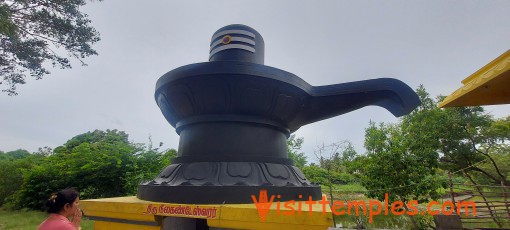 Sri Saneeswara Bhagwan Temple or Vada Thirunallar, Near Karunguzhi, Tamil Nadu